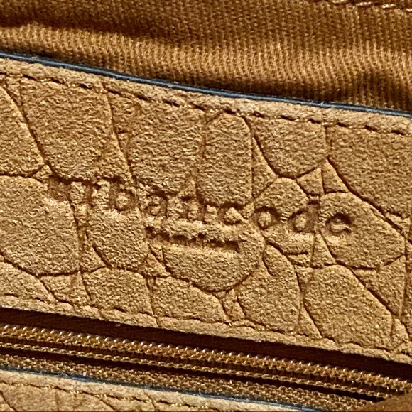 Urban Code alone in crossbody - Picture 6 of 7